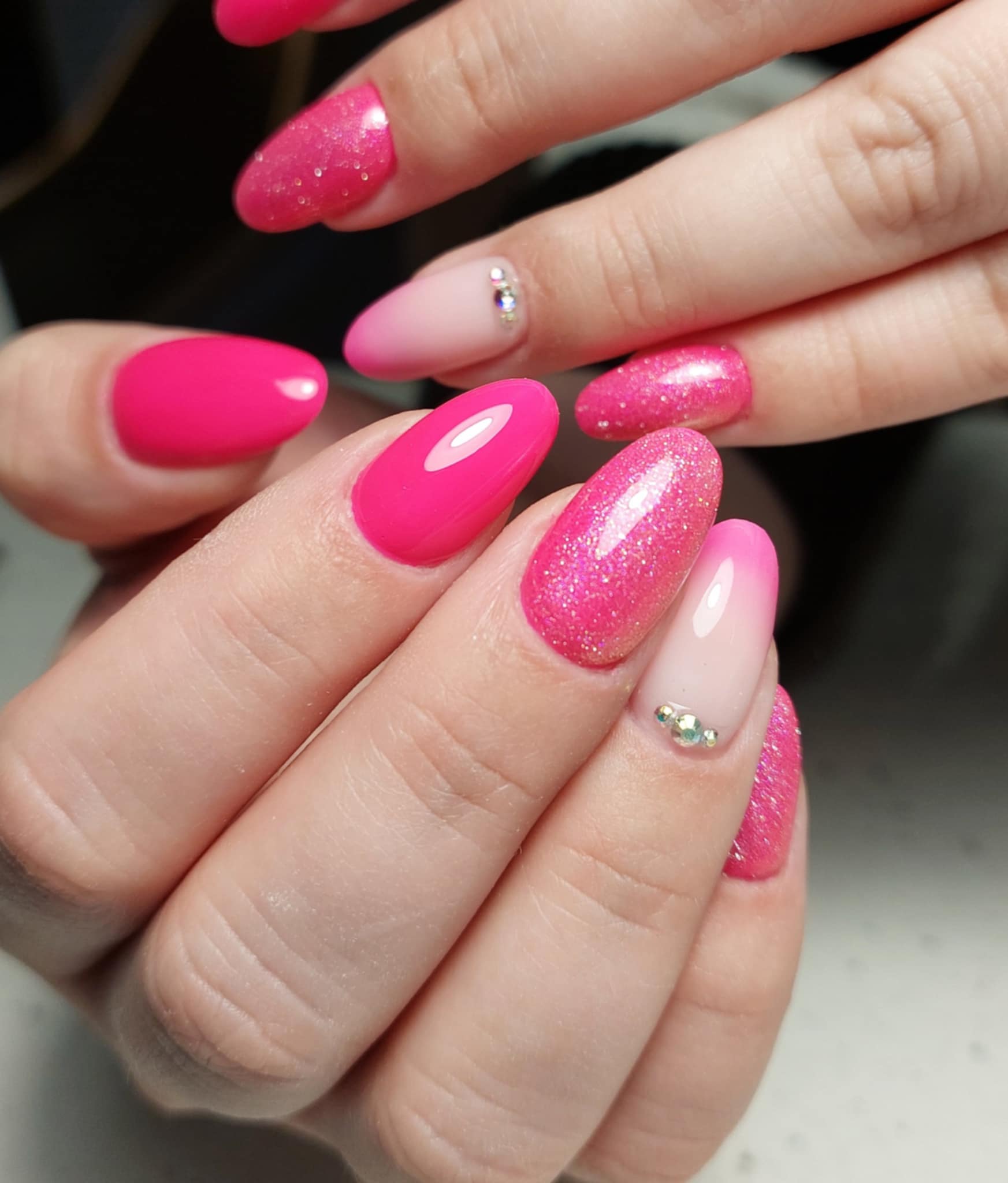 Manicure w neutralnych barwach